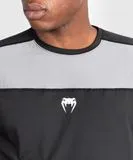 Camiseta Dry-Tech Venum Tempest para hombre, color negro y gris — vista 2
